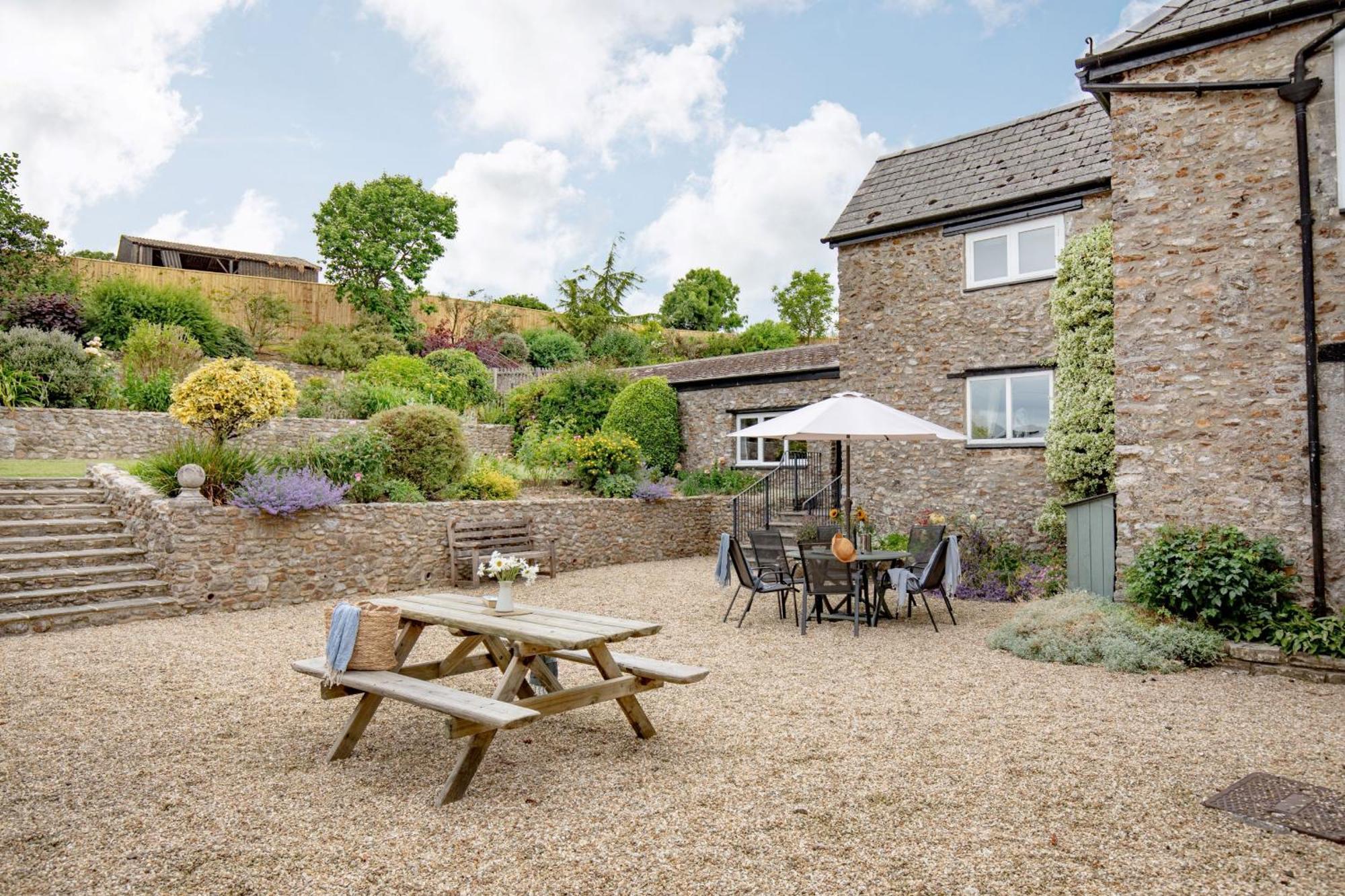 Sutton Barton Farmhouse Honiton Εξωτερικό φωτογραφία