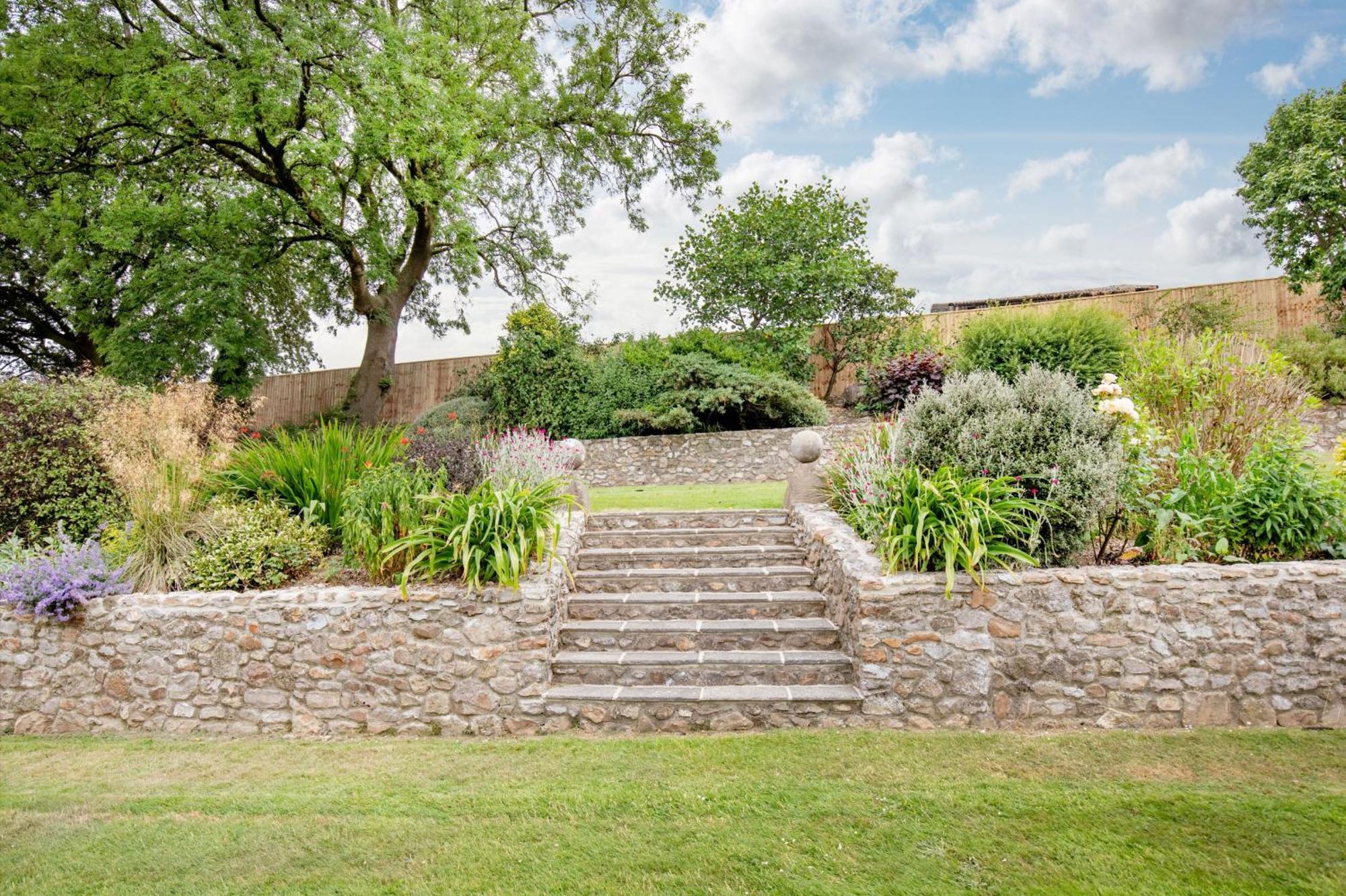 Sutton Barton Farmhouse Honiton Εξωτερικό φωτογραφία