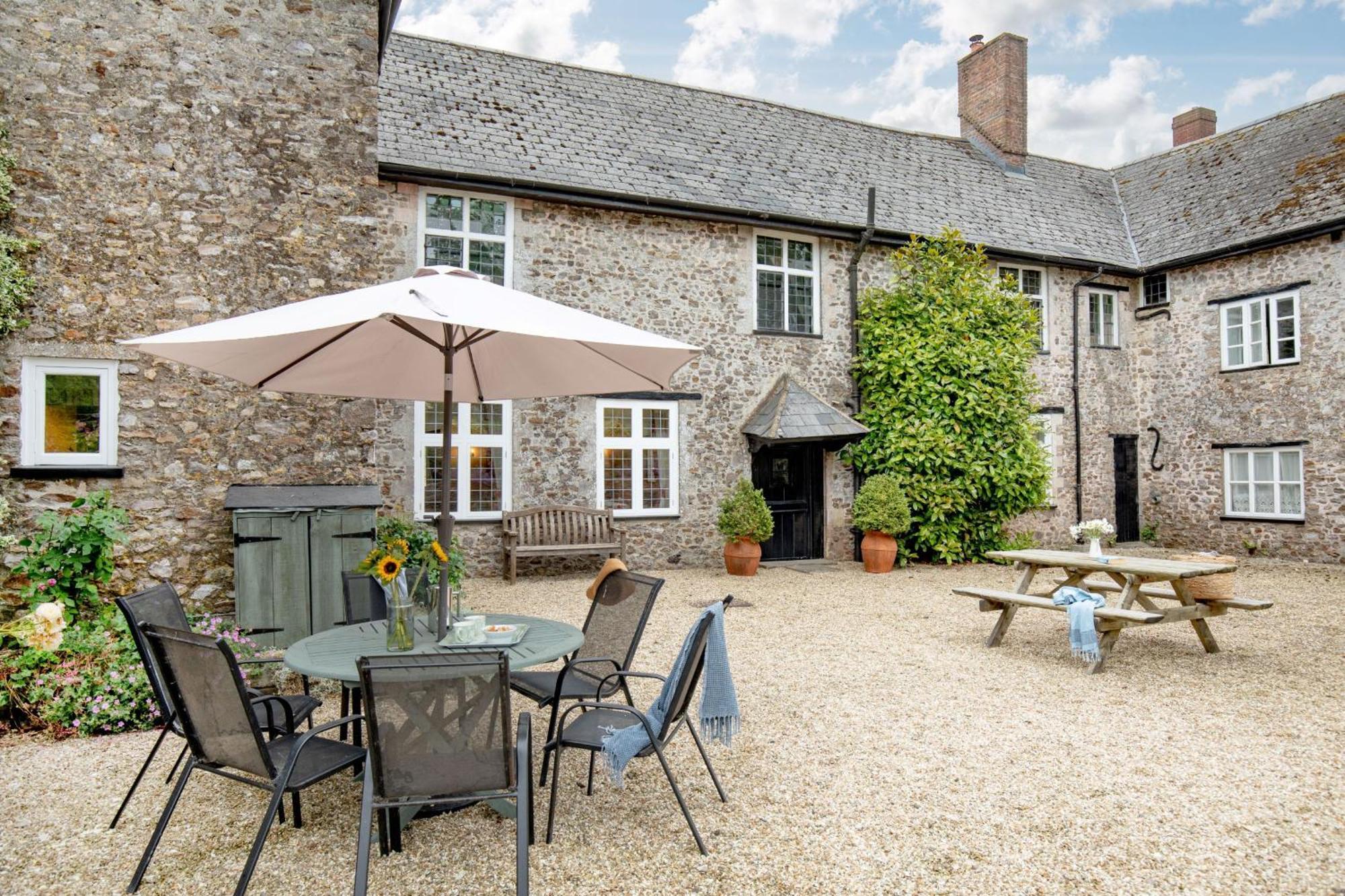 Sutton Barton Farmhouse Honiton Εξωτερικό φωτογραφία